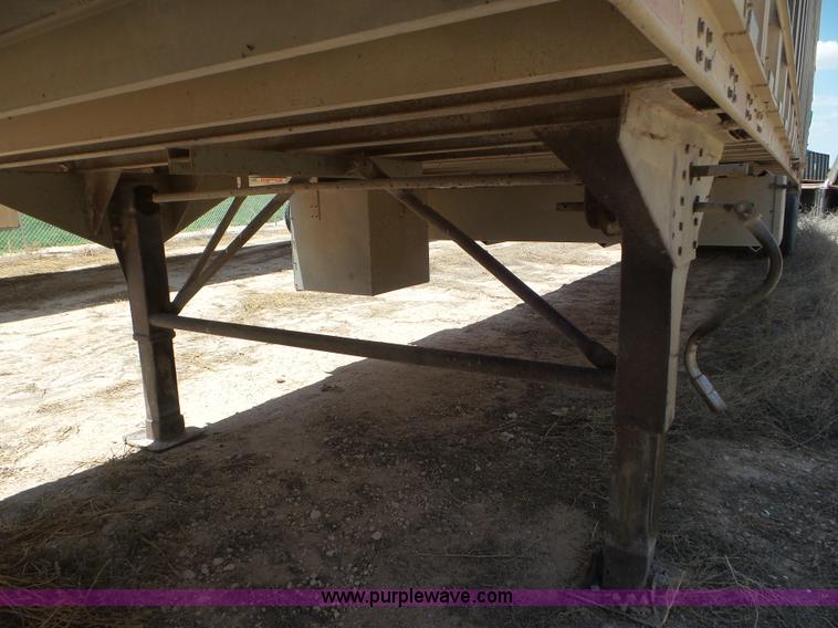 image for item CC9846 1996 Barrett Hog Deck livestock trailer