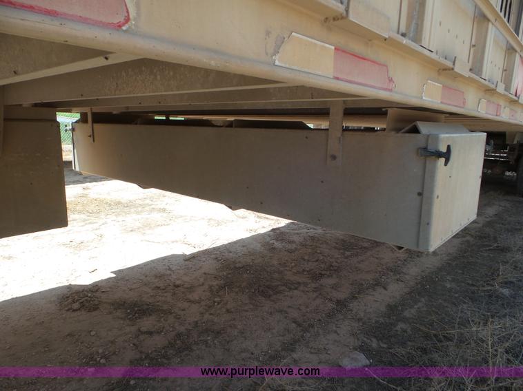 image for item CC9846 1996 Barrett Hog Deck livestock trailer