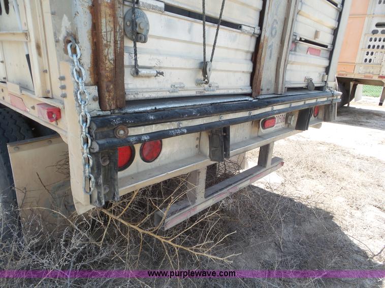 image for item CC9846 1996 Barrett Hog Deck livestock trailer