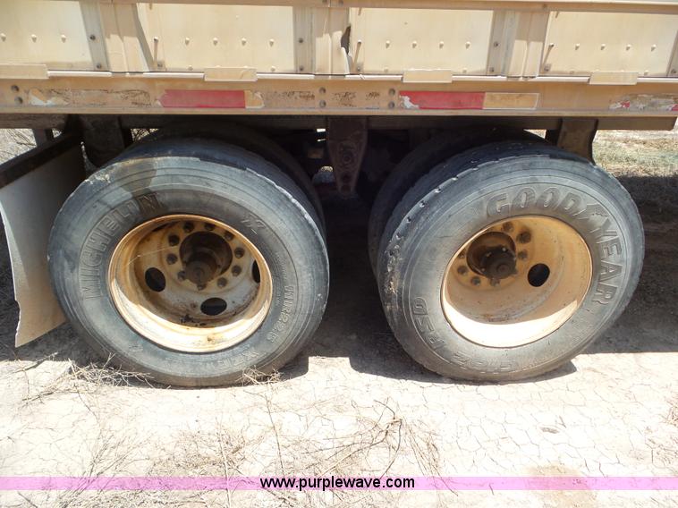 image for item CC9846 1996 Barrett Hog Deck livestock trailer