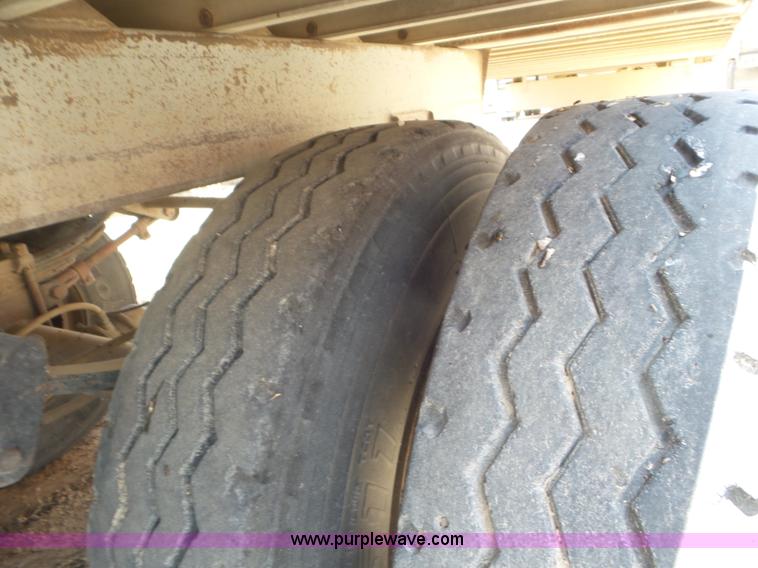 image for item CC9846 1996 Barrett Hog Deck livestock trailer