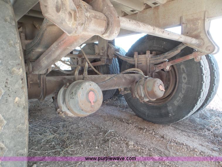 image for item CC9846 1996 Barrett Hog Deck livestock trailer