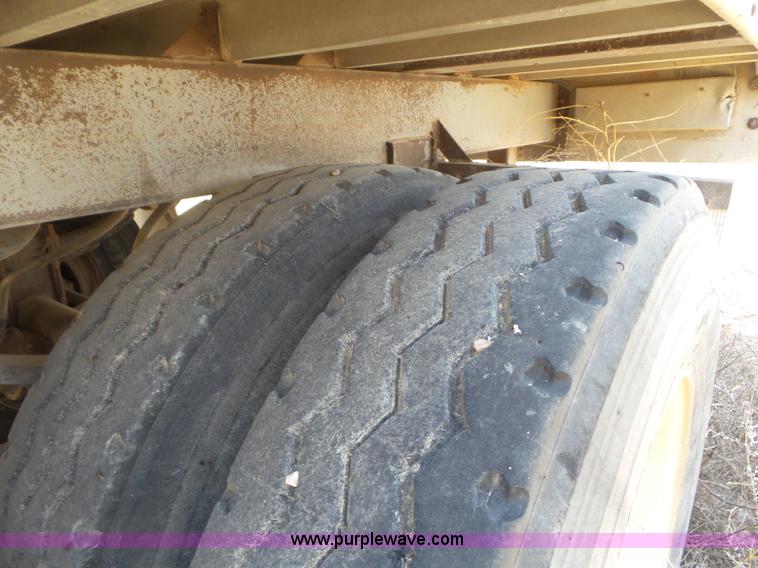 image for item CC9846 1996 Barrett Hog Deck livestock trailer