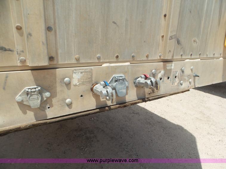 image for item CC9847 2000 Wilson Hog Deck livestock trailer