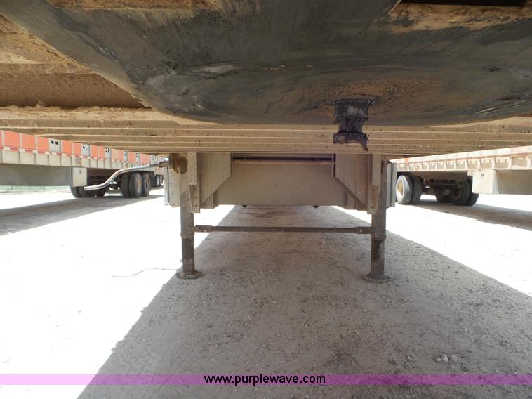 image for item CC9847 2000 Wilson Hog Deck livestock trailer