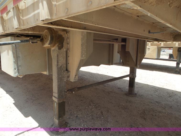 image for item CC9847 2000 Wilson Hog Deck livestock trailer