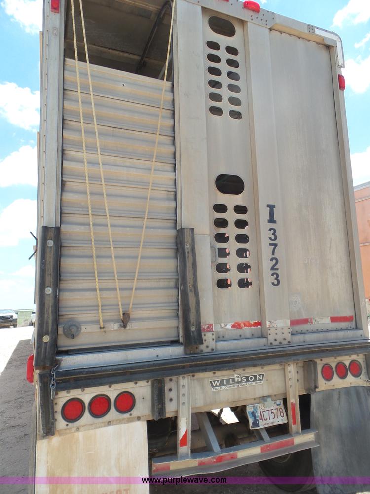 image for item CC9847 2000 Wilson Hog Deck livestock trailer