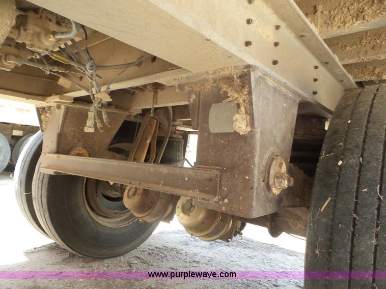 image for item CC9847 2000 Wilson Hog Deck livestock trailer