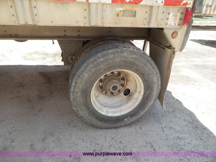 image for item CC9847 2000 Wilson Hog Deck livestock trailer