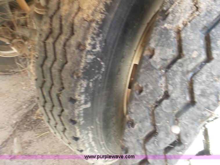 image for item CC9847 2000 Wilson Hog Deck livestock trailer