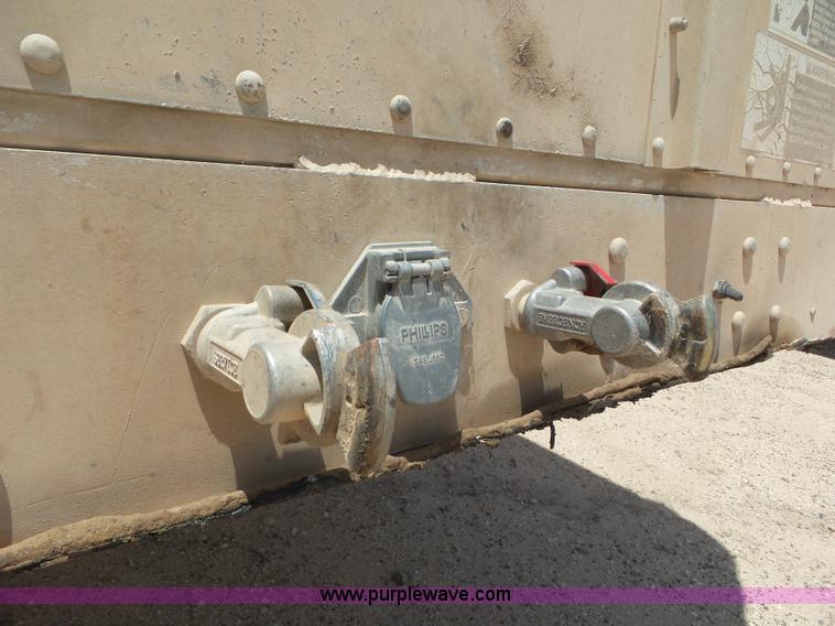 image for item CC9848 1997 Wilson Hog Deck livestock trailer