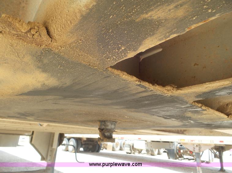 image for item CC9848 1997 Wilson Hog Deck livestock trailer