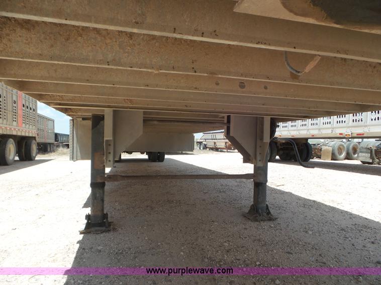 image for item CC9848 1997 Wilson Hog Deck livestock trailer