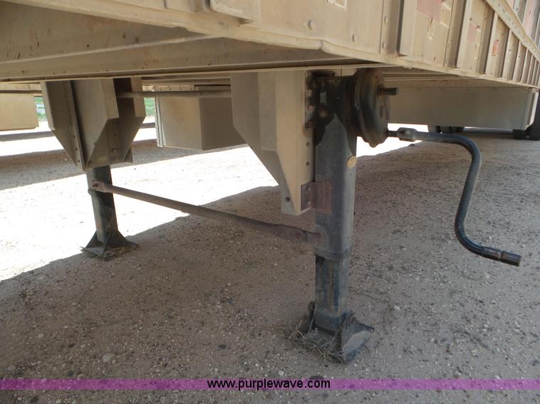 image for item CC9848 1997 Wilson Hog Deck livestock trailer