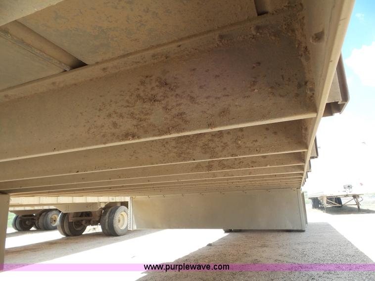 image for item CC9848 1997 Wilson Hog Deck livestock trailer