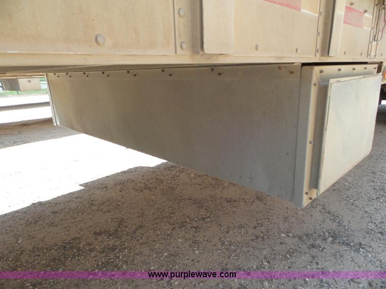 image for item CC9848 1997 Wilson Hog Deck livestock trailer