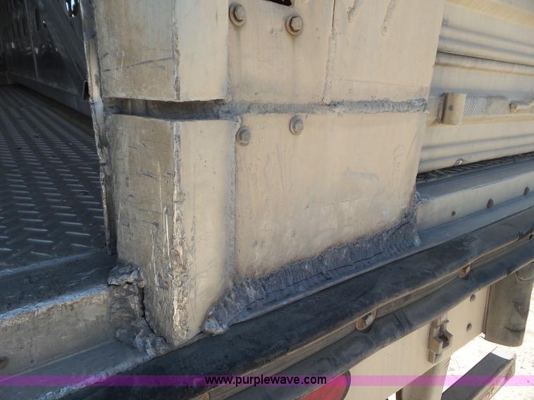 image for item CC9848 1997 Wilson Hog Deck livestock trailer