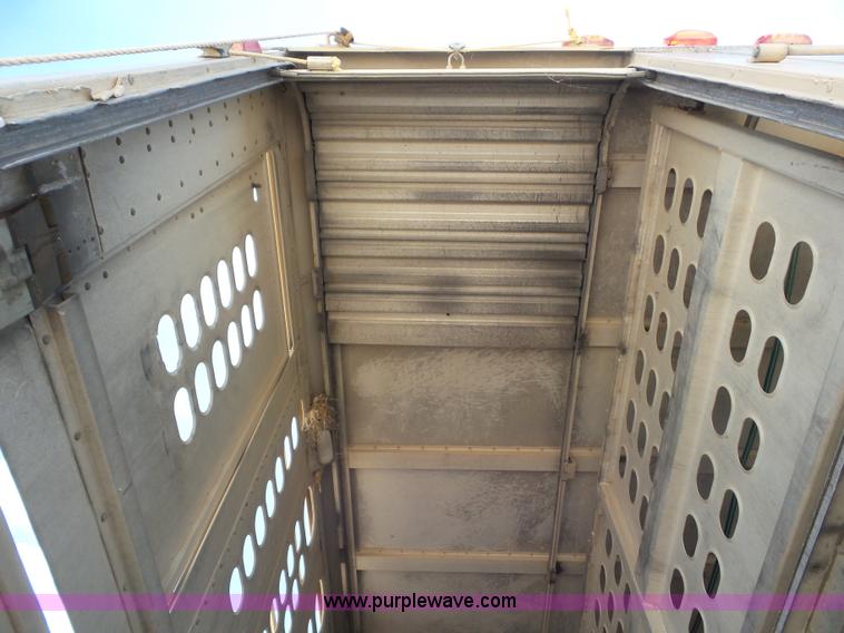 image for item CC9848 1997 Wilson Hog Deck livestock trailer