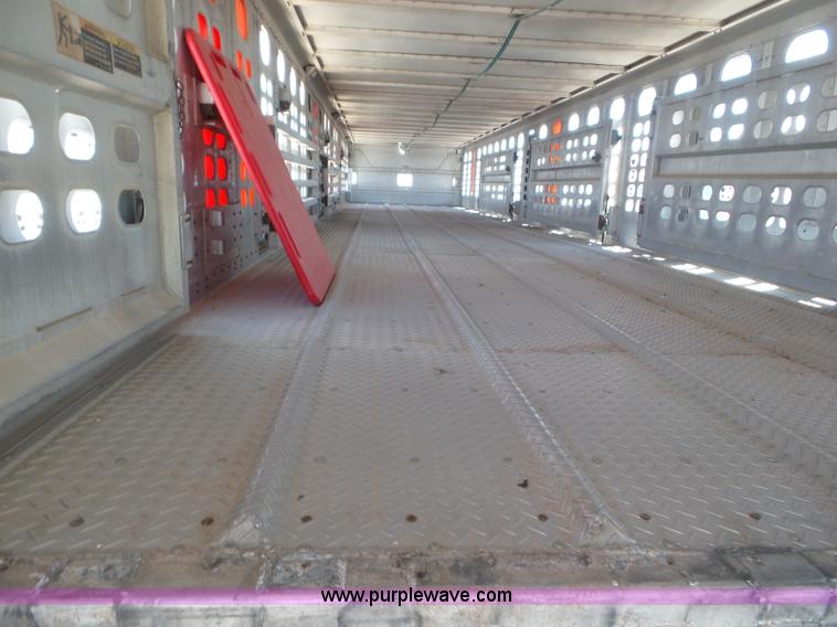 image for item CC9848 1997 Wilson Hog Deck livestock trailer