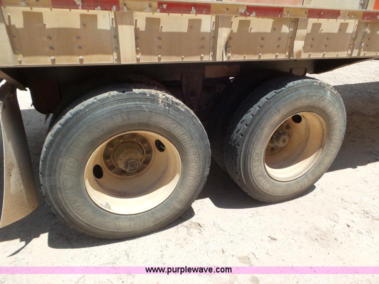 image for item CC9848 1997 Wilson Hog Deck livestock trailer