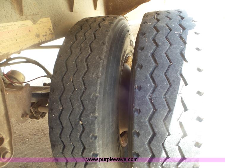 image for item CC9848 1997 Wilson Hog Deck livestock trailer