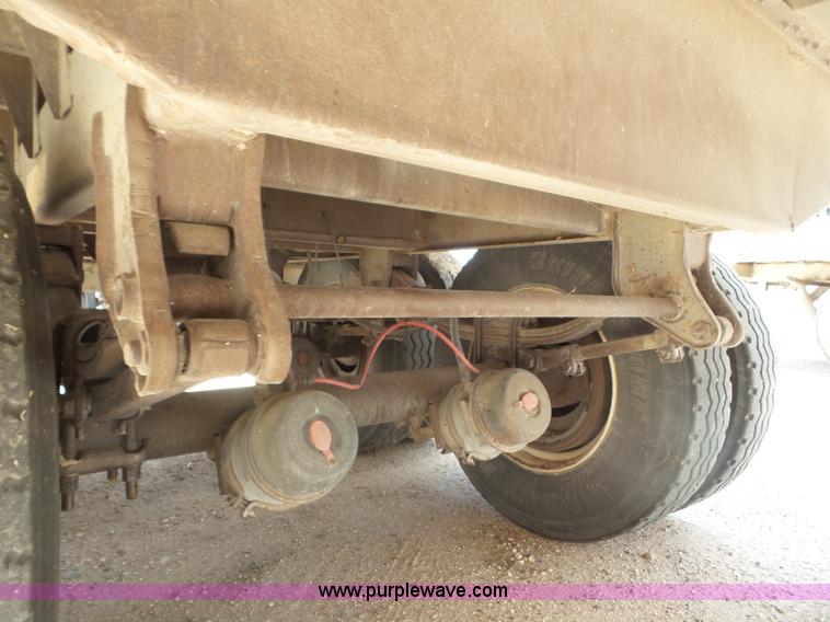 image for item CC9848 1997 Wilson Hog Deck livestock trailer