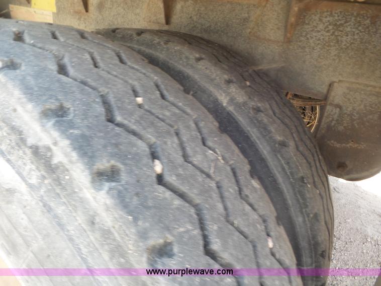 image for item CC9848 1997 Wilson Hog Deck livestock trailer