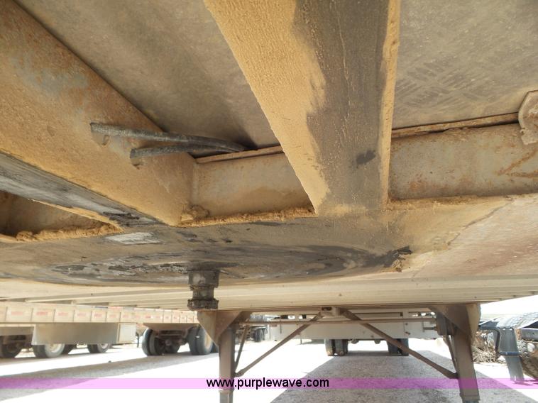 image for item CC9849 1996 Barrett Hog Deck livestock trailer