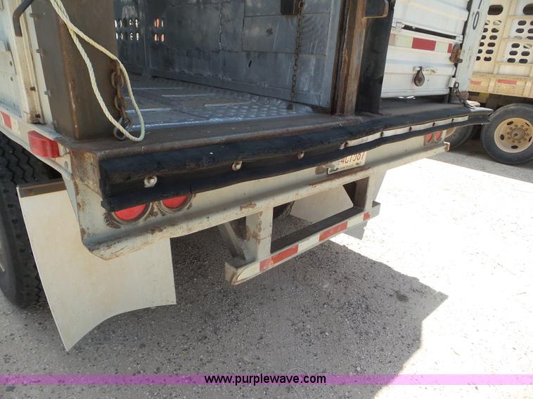 image for item CC9849 1996 Barrett Hog Deck livestock trailer