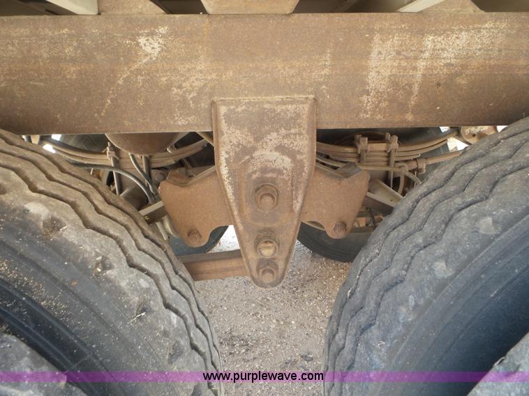 image for item CC9849 1996 Barrett Hog Deck livestock trailer