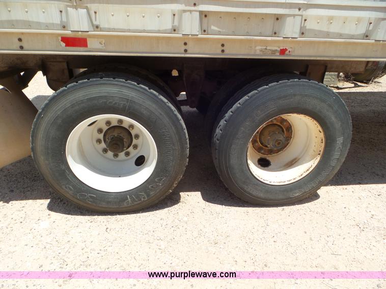 image for item CC9849 1996 Barrett Hog Deck livestock trailer