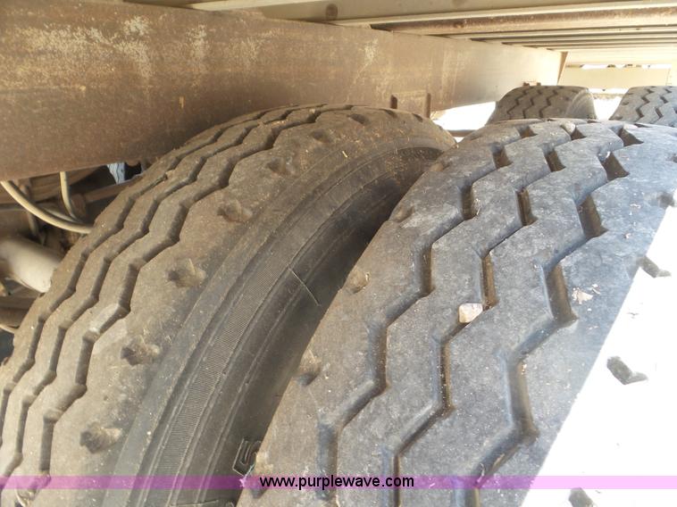 image for item CC9849 1996 Barrett Hog Deck livestock trailer