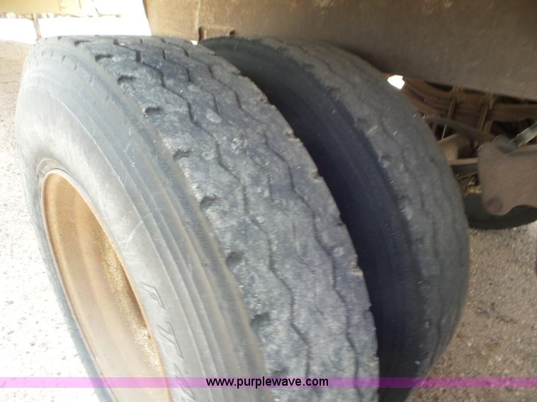 image for item CC9849 1996 Barrett Hog Deck livestock trailer