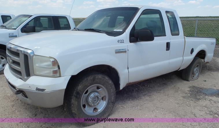 image for item CC9851 2005 Ford F250 Super Duty SuperCab pickup truck