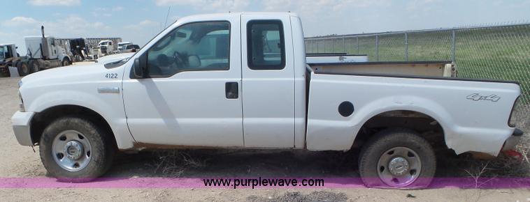 image for item CC9851 2005 Ford F250 Super Duty SuperCab pickup truck