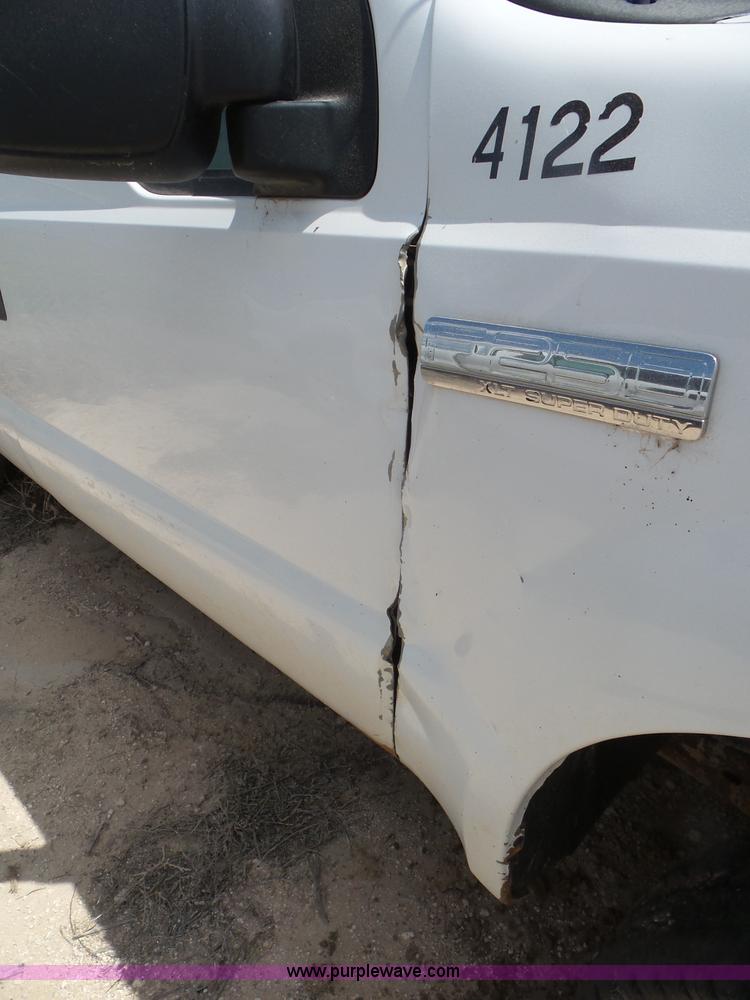 image for item CC9851 2005 Ford F250 Super Duty SuperCab pickup truck