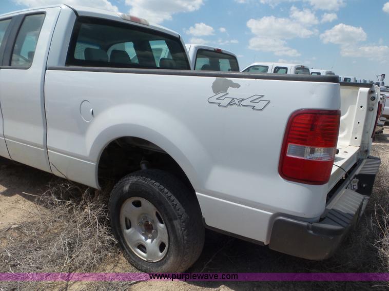 image for item CC9852 2005 Ford F150 SuperCab pickup truck