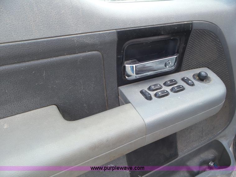 image for item CC9852 2005 Ford F150 SuperCab pickup truck