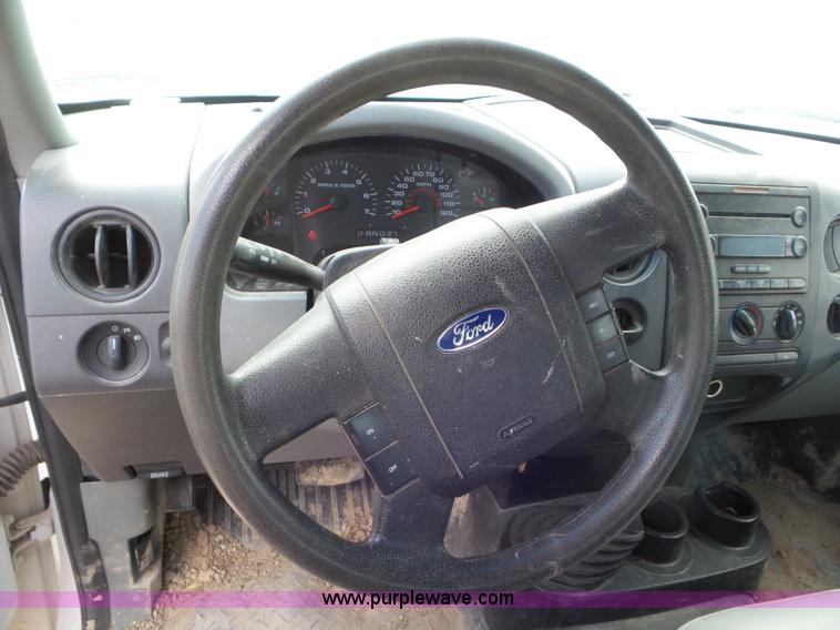 image for item CC9852 2005 Ford F150 SuperCab pickup truck