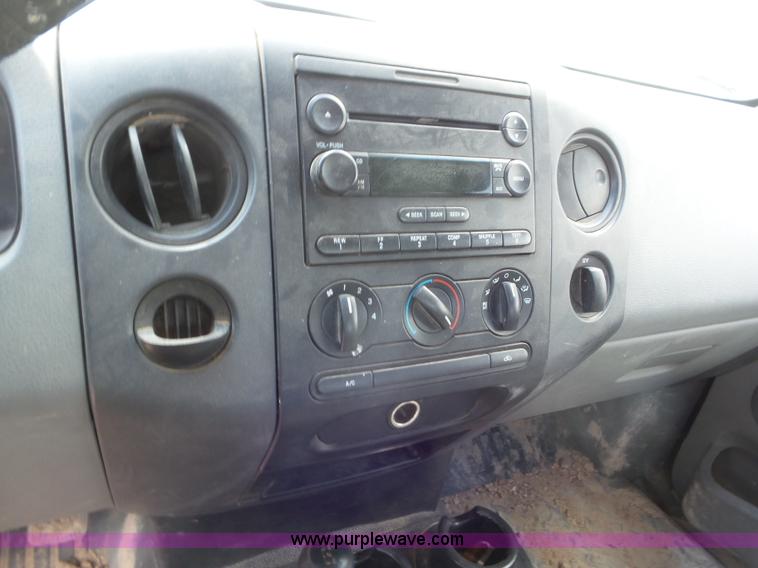 image for item CC9852 2005 Ford F150 SuperCab pickup truck