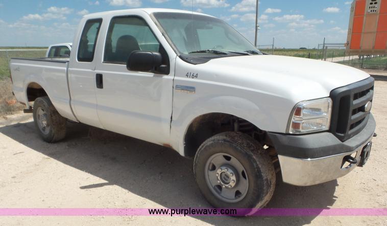 image for item CC9853 2006 Ford F250 Super Duty SuperCab pickup truck