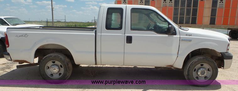 image for item CC9853 2006 Ford F250 Super Duty SuperCab pickup truck