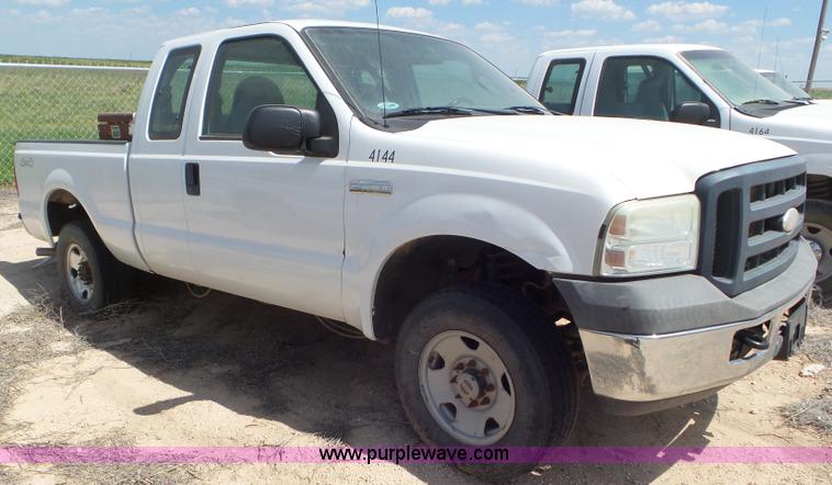 image for item CC9854 2006 Ford F250 Super Duty SuperCab pickup truck