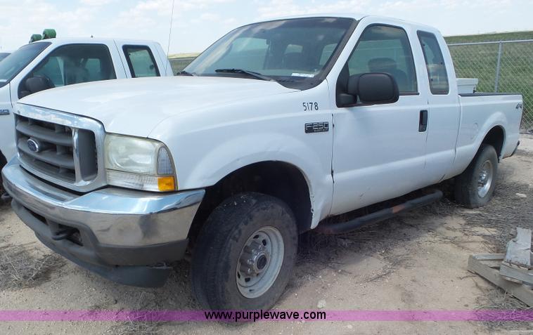 image for item CC9857 2004 Ford F250 Super Duty SuperCab pickup truck