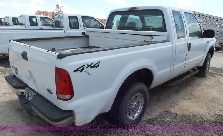 image for item CC9857 2004 Ford F250 Super Duty SuperCab pickup truck
