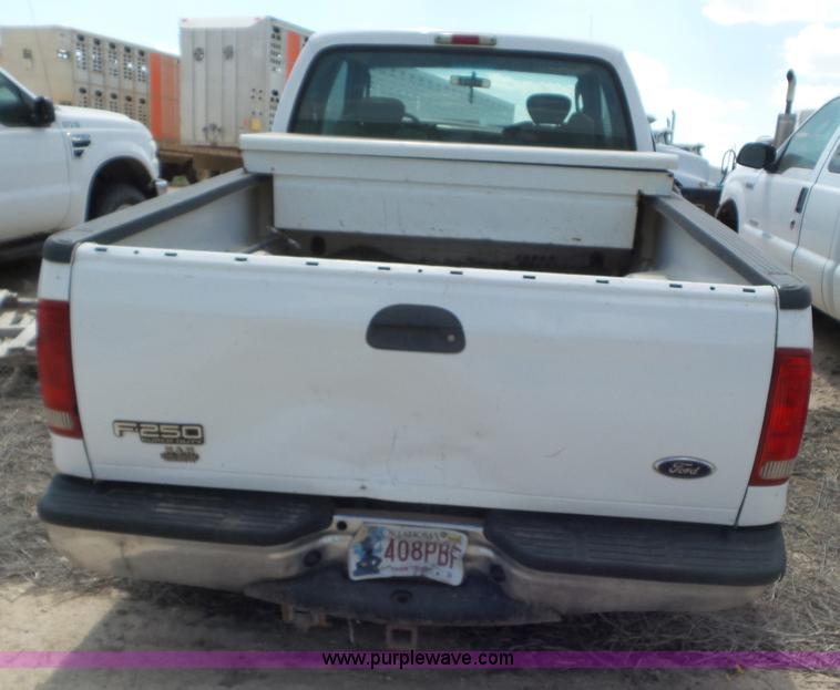 image for item CC9857 2004 Ford F250 Super Duty SuperCab pickup truck