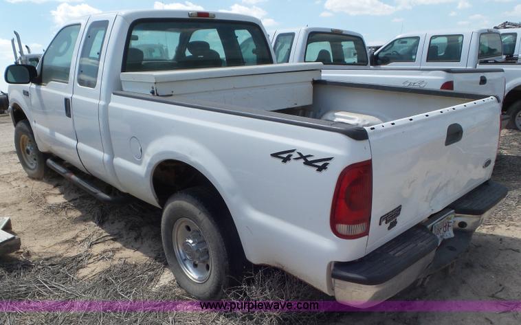 image for item CC9857 2004 Ford F250 Super Duty SuperCab pickup truck