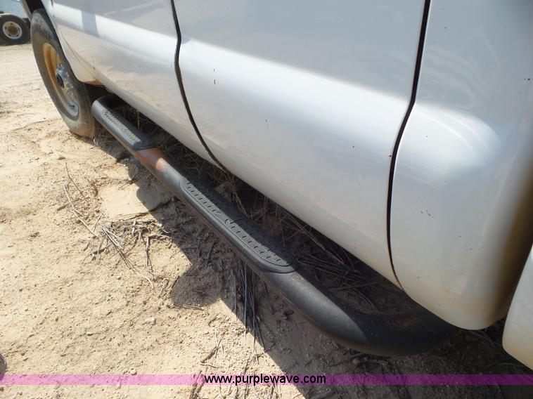 image for item CC9857 2004 Ford F250 Super Duty SuperCab pickup truck