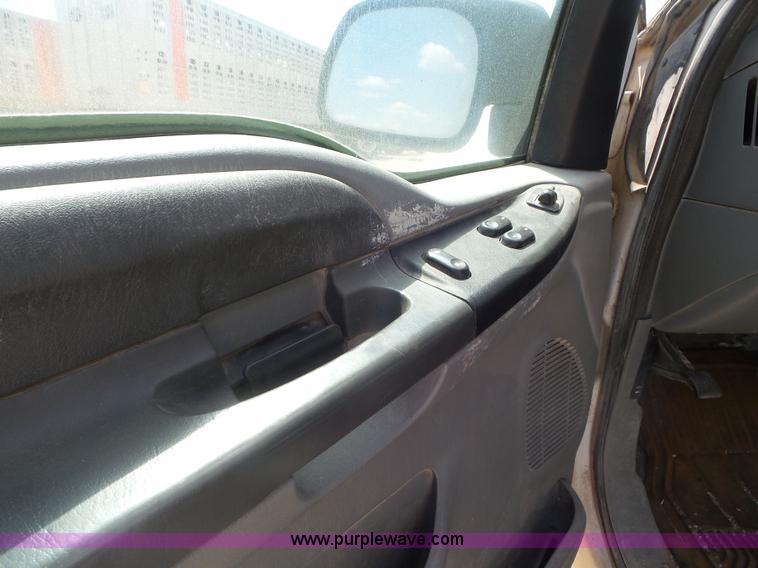 image for item CC9857 2004 Ford F250 Super Duty SuperCab pickup truck