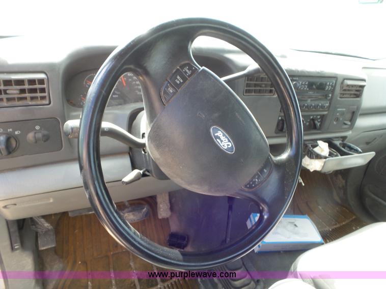 image for item CC9857 2004 Ford F250 Super Duty SuperCab pickup truck